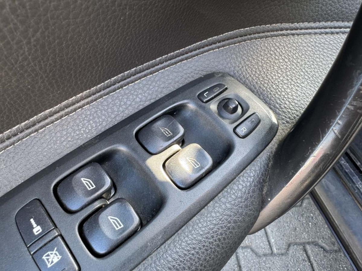 Volvo V70 2 original Au&szlig;enspiegel links elektr 01900 Black Stone BJ06